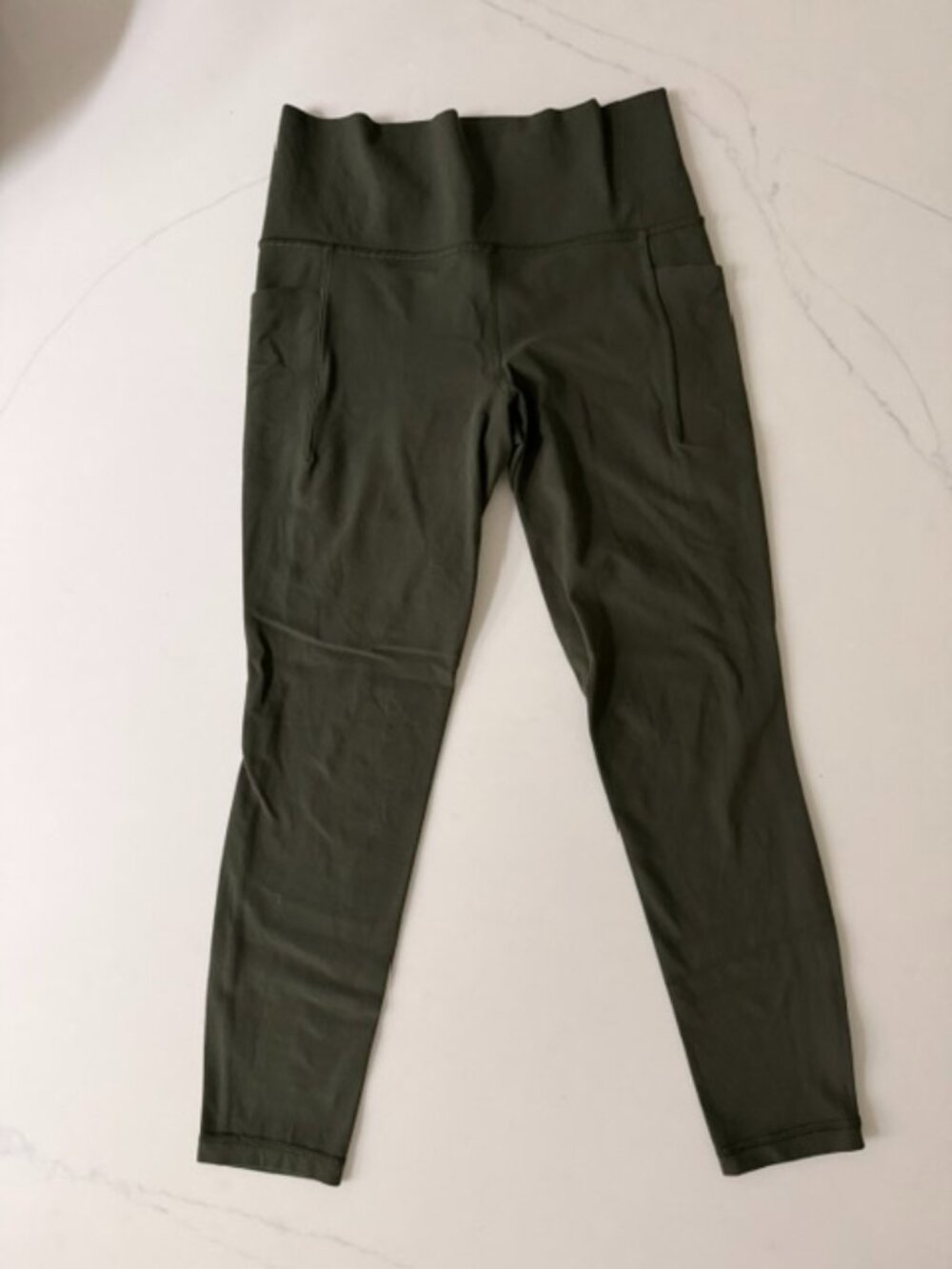 Athleta Salutation Stash Leggings size small olive green